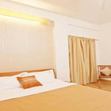 Hotel Holiday Home บังกาลอร์ ภายนอก รูปภาพ