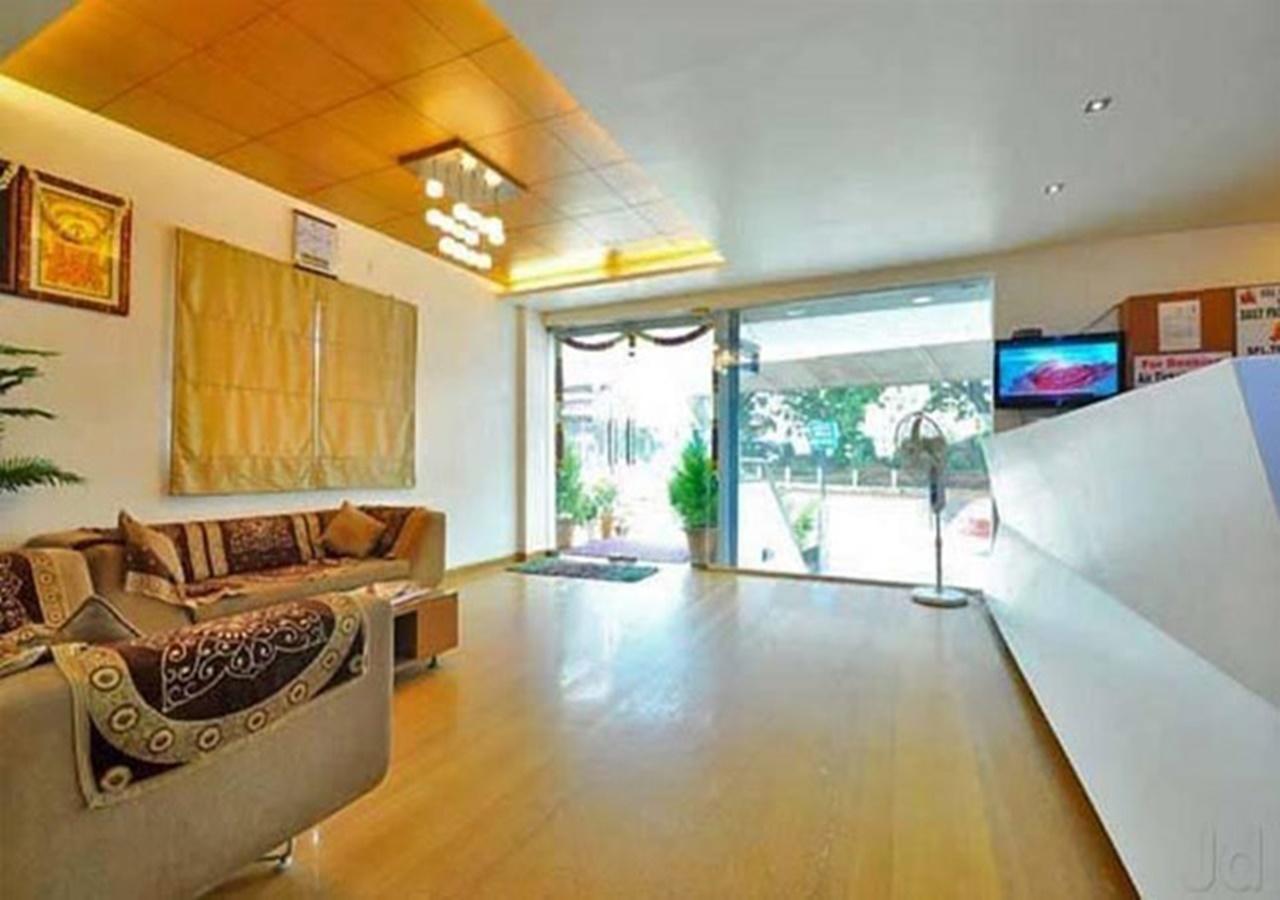 Hotel Holiday Home บังกาลอร์ ภายนอก รูปภาพ