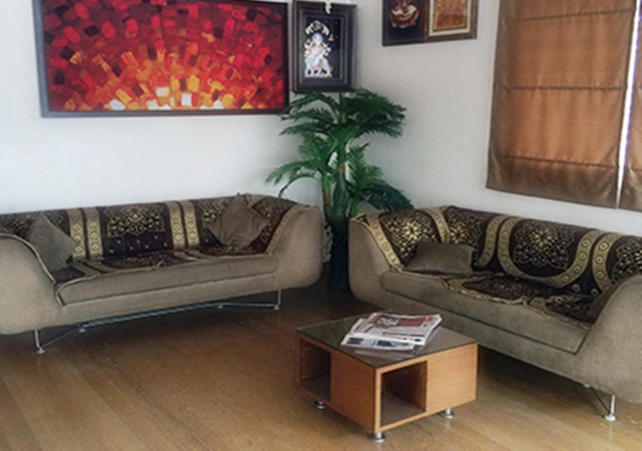 Hotel Holiday Home บังกาลอร์ ภายนอก รูปภาพ